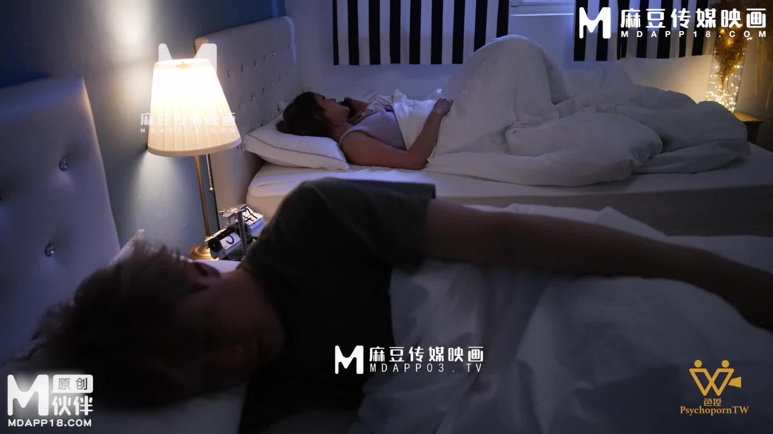 色控 - 继姐不穿内衣的若隐若现,压抑的肉棒终于情不自禁的硬上! 预览截图 2