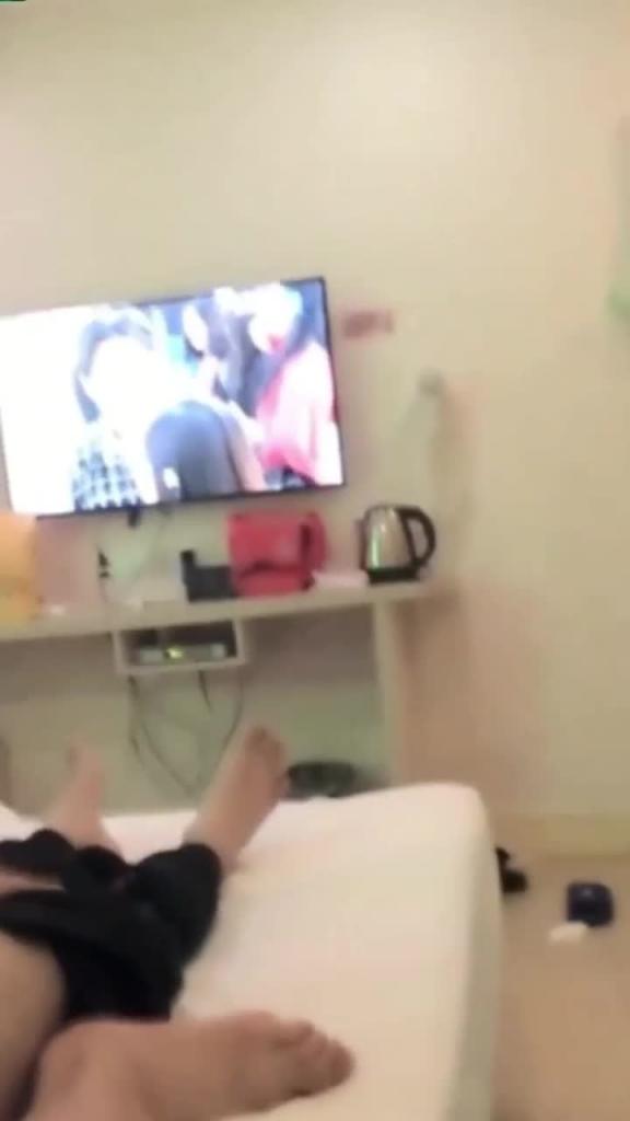 【真实女子SPA】男技师上门推油,全身推油只是前戏,真正的节目是3P车轮战! 预览截图 7