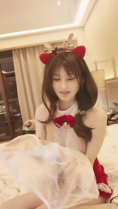 颜值新人小猪猪全程露脸大秀直播,情趣装诱惑揉奶玩逼 预览截图 11