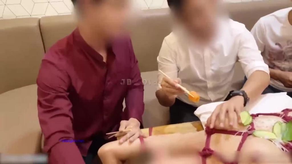 人体盛宴直击顶极淫乱现场还是上流社会玩!! 预览截图 8