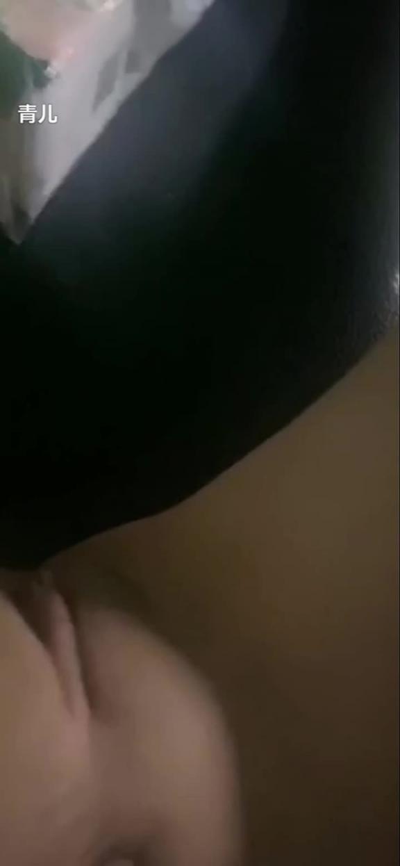 精品推荐 恭喜榜一大哥喜得贵子！快手巨乳网红 小笨蛋  曾经收费直播的骚货 和榜一上岸产子 预览截图 5