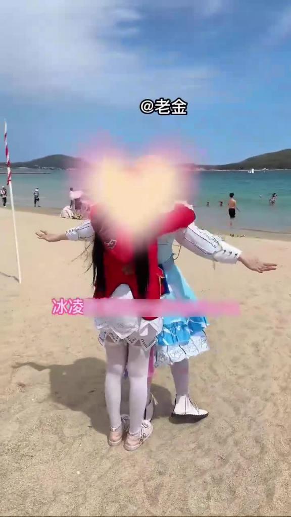 抖音网红魔法少女『冰凌紫萱』，绿帽男友把萝莉女友献给榜一大哥车震内射。 预览截图 2