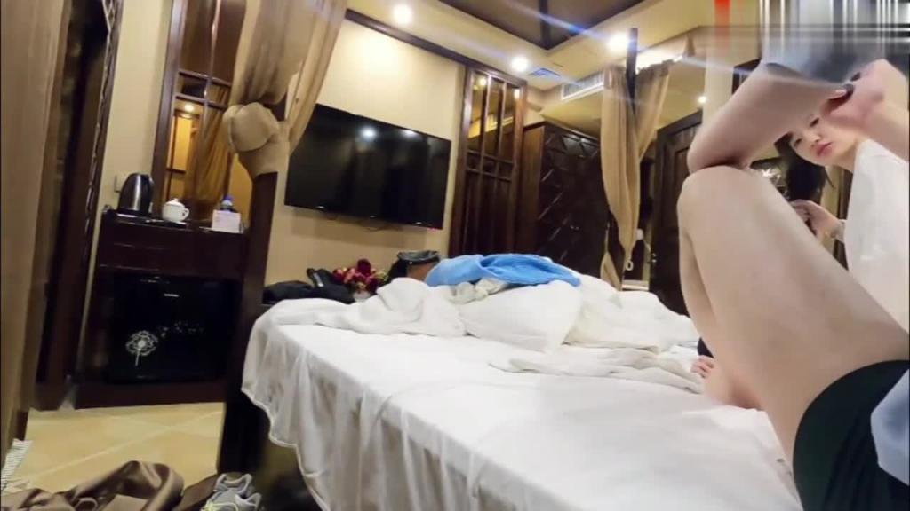 高颜值模特,刚认识的178走秀模特全程不打码不消音,吐血推荐-男人的白月光! 预览截图 10