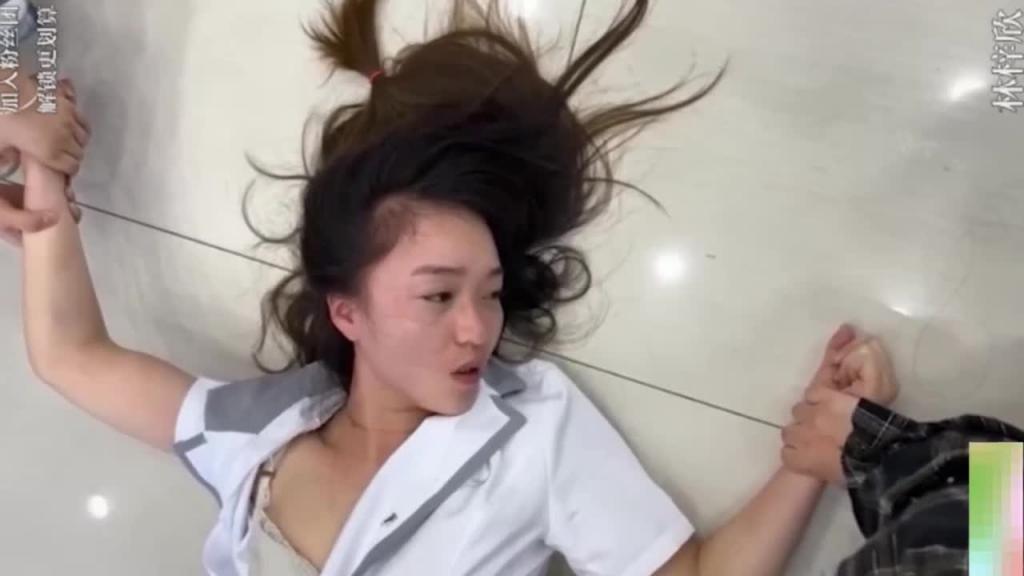 【捉奸】女子撕逼大战 预览截图 9