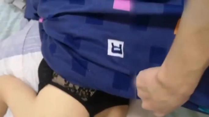 真实母子乱伦去妈妈那边一起玩 上 预览截图 8