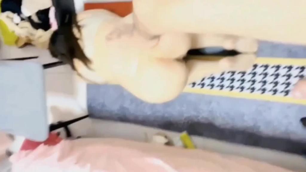 调教母狗丈母娘和小姨子。。。深喉爬行叠罗汉 预览截图 5