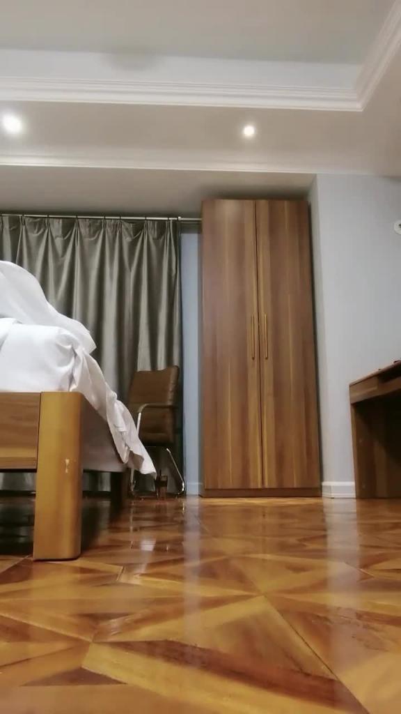 极品反差母狗女老师道具自慰高潮喷水,黑框眼镜骚母狗!黑丝高跟鞋插逼很是淫荡。 预览截图 4