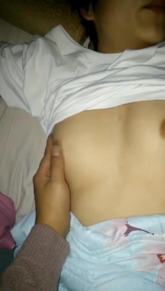 兄妹乱伦妹妹很嫩无奈，配合 预览截图 8