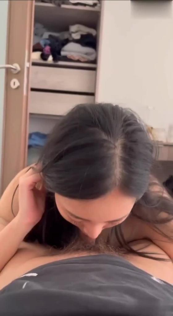 乱伦后入大屁股表妹 预览截图 1