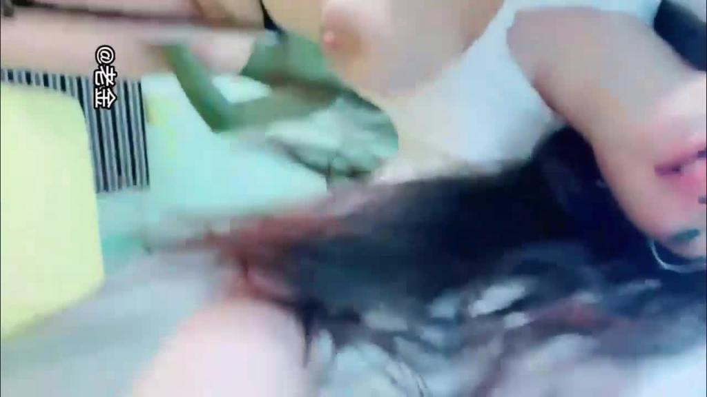 南宁小学教师嫂子哺乳期间趁大哥不在深夜偷晴乱伦 预览截图 5