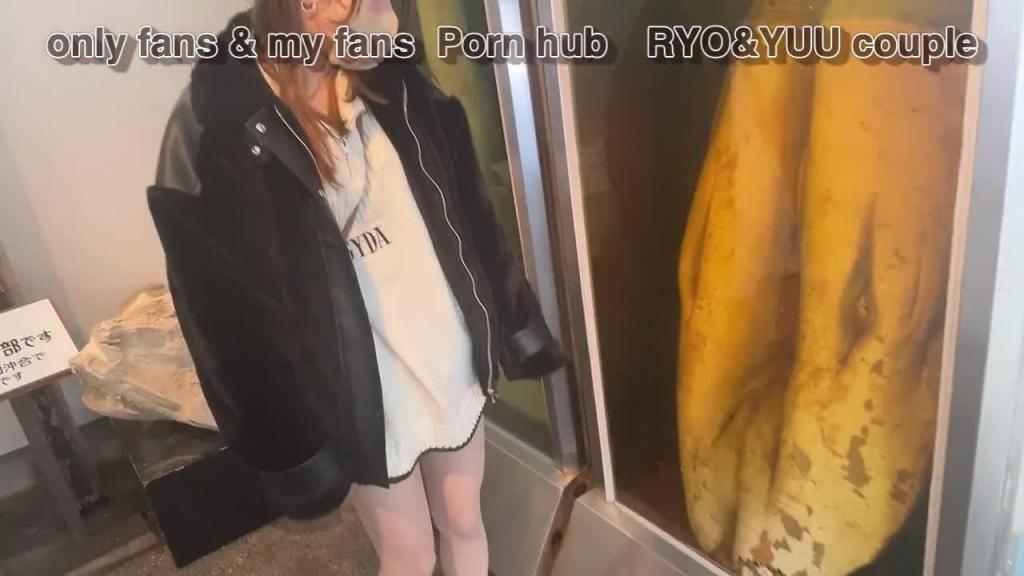 女子大生ギャルの色白パイパンまんこを激しいピストンでぐちょぐちょ痉挛!アヘ顔白目逝きを晒す♡歳の差素人カップル顔出し美少女変态调教中出し温泉English subtitles-无尽卡门720 预览截图 2