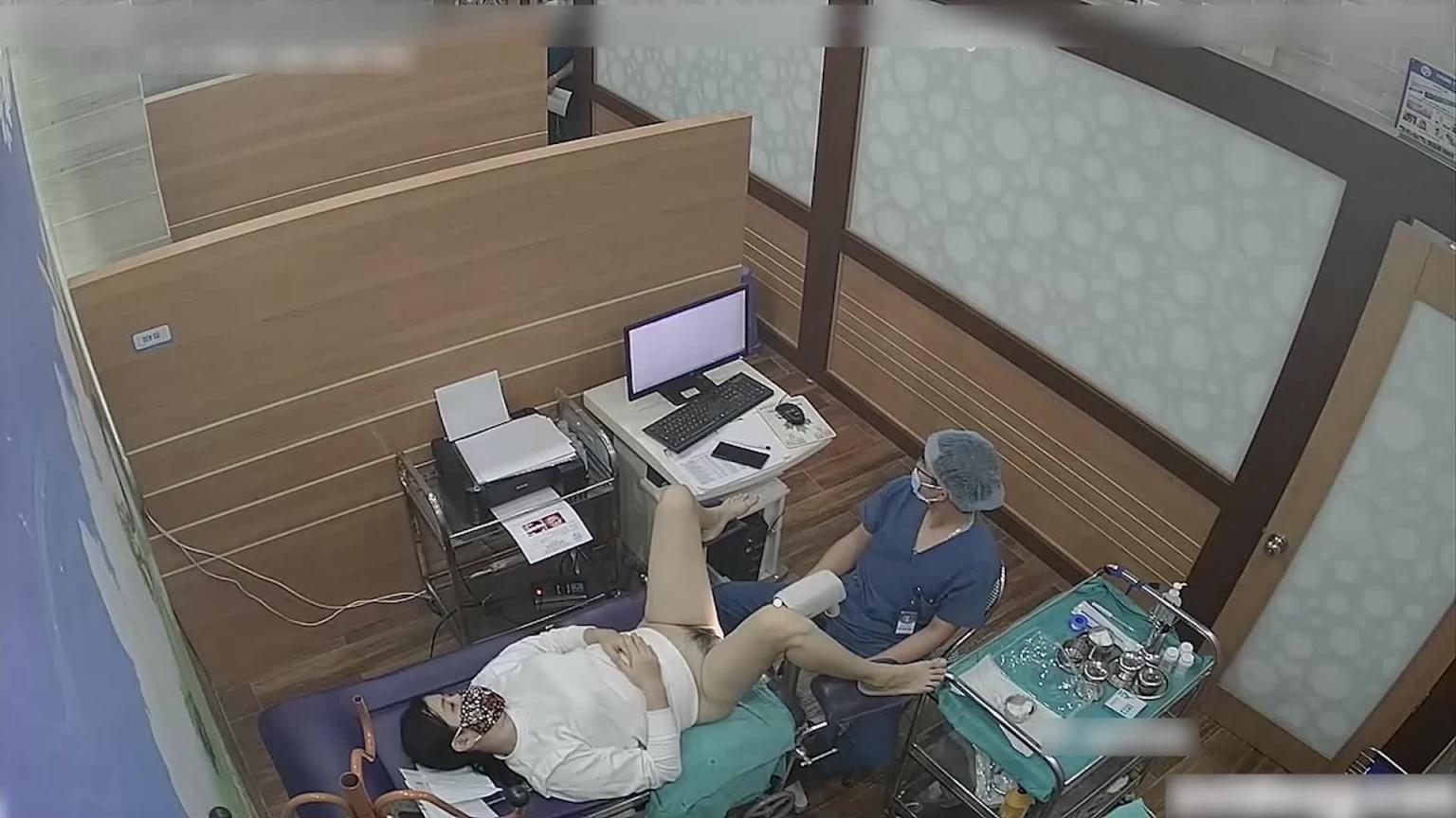 【监控破解】医院里那些少妇阴道上药 预览截图 12
