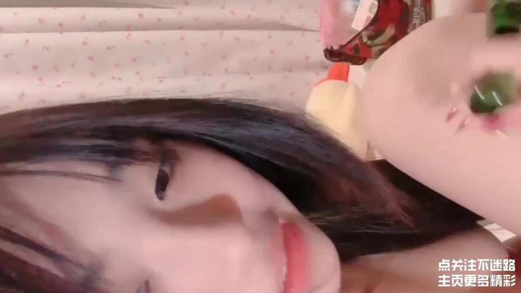 【萝莉自慰】甜美00后萝莉自慰骚逼，刚下海不久 预览截图 9