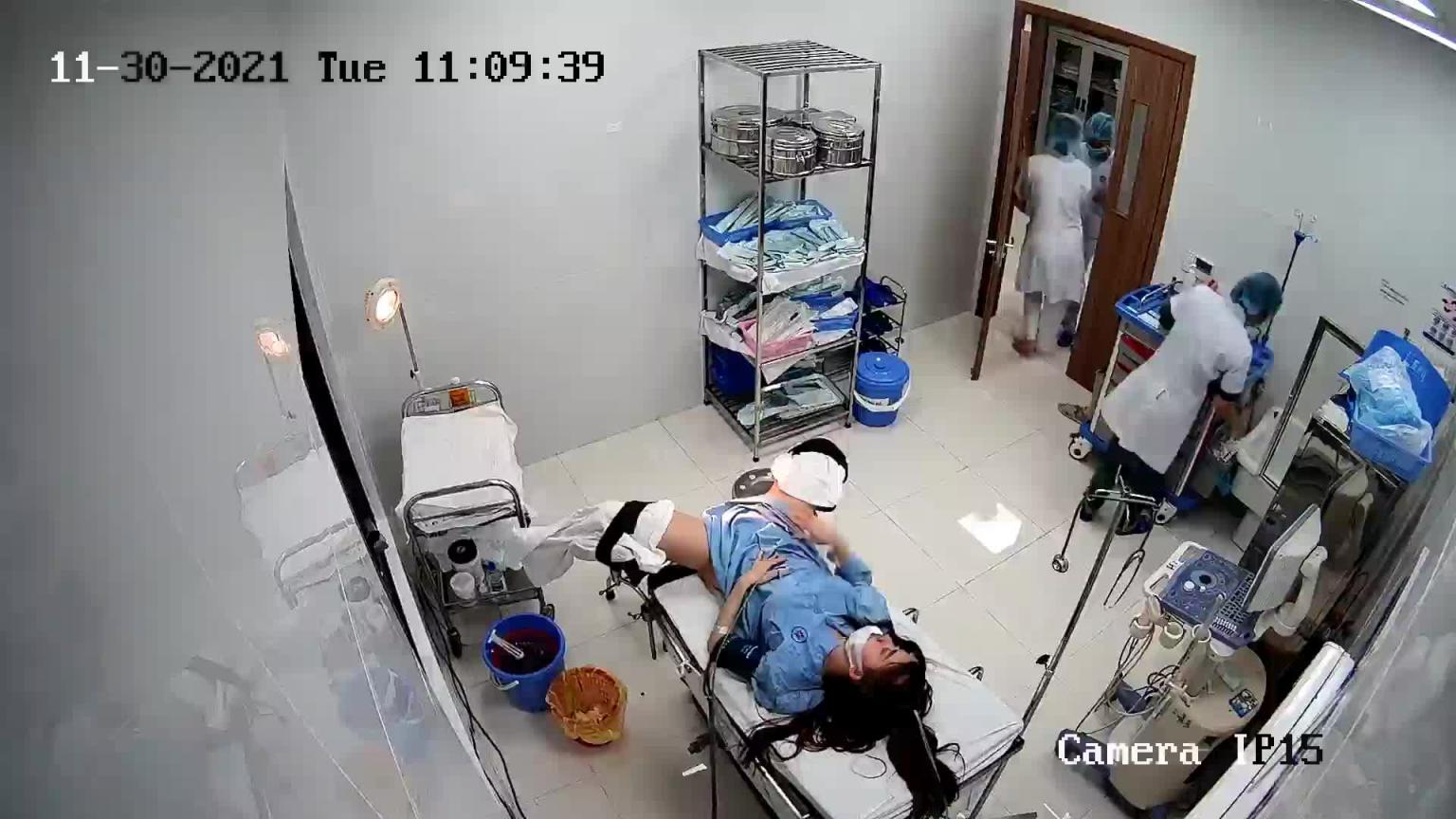 〖医院监控〗各种女人来检查阴道 预览截图 6