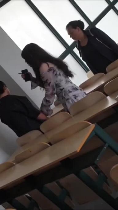 国产黑料吃瓜 女生带妈妈来跟渣男讨说法 预览截图 5