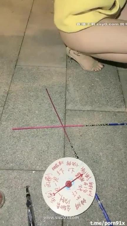 萝莉少女户外露出直播当街被抽插 预览截图 5
