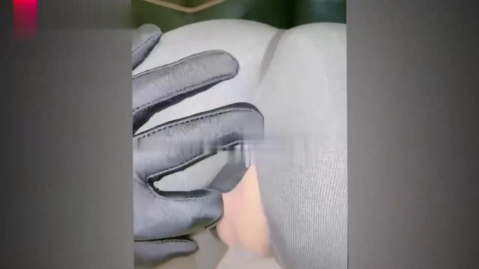 【网盘泄密】穷人女神富人母狗，硅胶娃娃极品白虎一线天馒头粉穴高颜值美女沦为金主性 预览截图 1