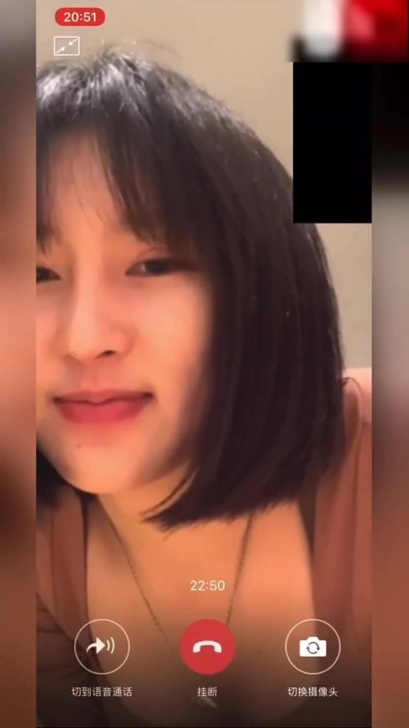 【裸聊实录】真实勾搭短发美术生裸聊因为一张截图很多人找 预览截图 2
