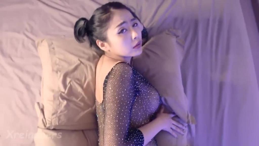 先把我舔爽才可以操我 大奶美妞 Xreindeers 预览截图 10