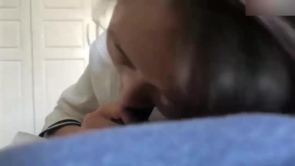 表兄妹成情侣!真实记录多次乱伦乡下远方舅舅家的表妹!完美露脸极品反差婊激情深喉口交女上位，母狗本质开 预览截图 10