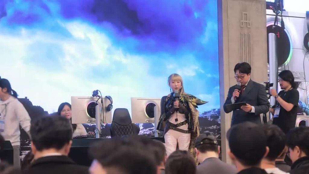 G-Star首次cosplay!建筑师:流放之地变身战斗牧师 预览截图 4