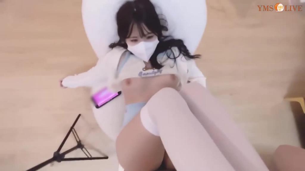 【白丝女友】抗长腿猛怼浓精灌完白虎蜜穴 预览截图 5