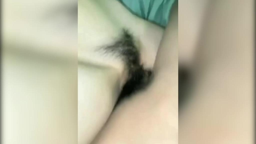 投稿曝光前女友！湖南长沙『范西西』趁男友不在家偷情！内射后还发视频给男友看！ 预览截图 1
