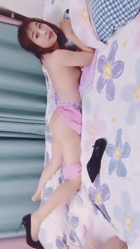 丝袜高跟露脸肚兜小少妇被大哥爆草69玩逼,多体位蹂躏爆草高潮3次虚脱。 预览截图 9
