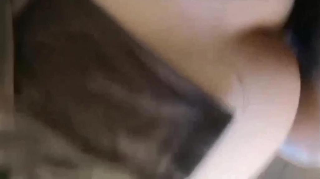 【母子乱伦】强制插入在厨房爆草刚出差回来的妈妈！ 预览截图 6