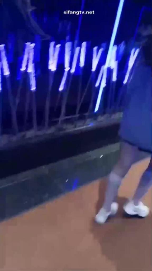 【抄底】地表上最强的流氓超级大胆当街耍流摸屁股，遭路边美女怒骂畜生 预览截图 6