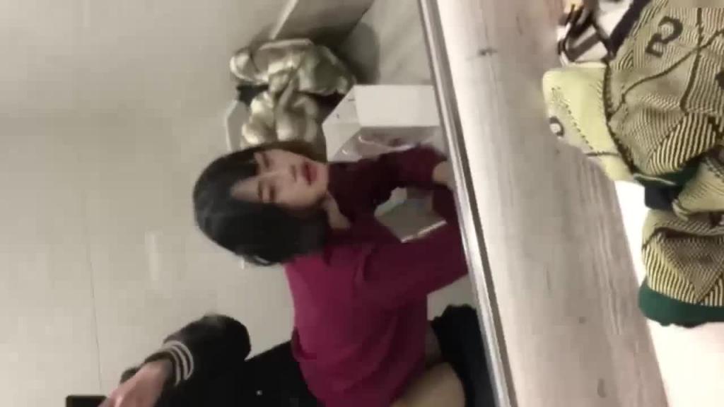 对着镜子后入狂插漂亮女友,让她自己看看自己屈服的样子 预览截图 9