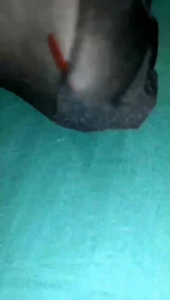 妈妈和小姨小姨被肏舒服了同意帮我上妈妈还要担任摄影师 预览截图 1