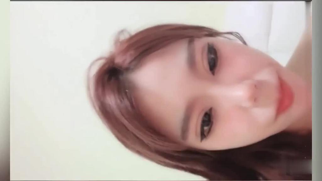 【极品颜值女神】首次操逼喷水,叫声超骚 预览截图 4
