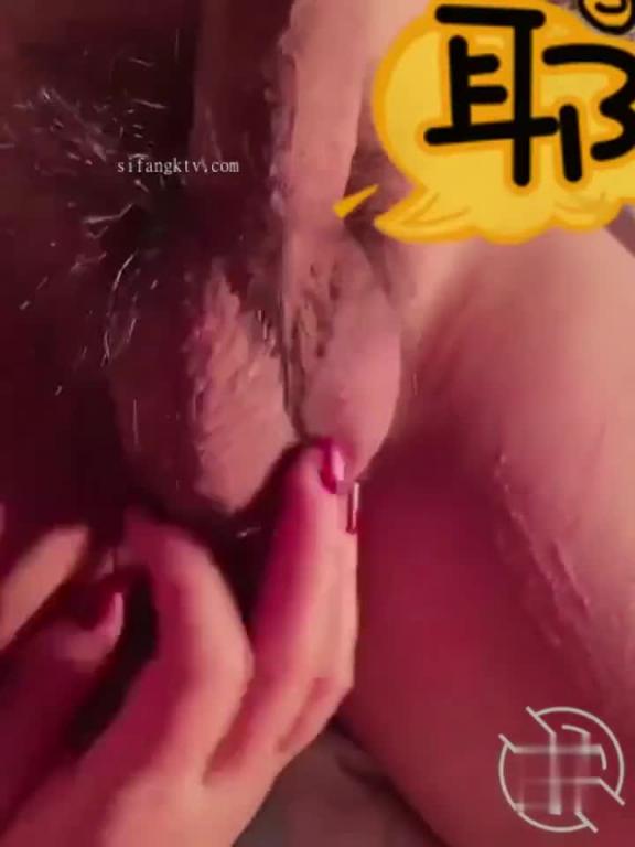 【兄妹乱伦】与哥哥的乱伦生活黑丝足交勾引用她的原为内裤打飞机下药让哥哥肏她 预览截图 1
