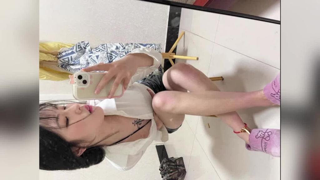 【反差婊档案】梅州中信银行经理[兰月萍] 领衔5套精选合集 预览截图 3