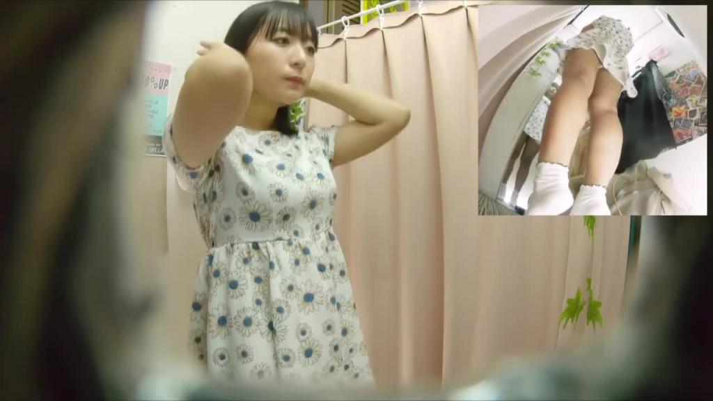 试衣间偷拍极品模特换衣服，美女名媛富婆。 预览截图 11
