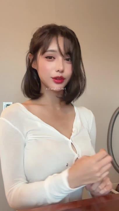 【高颜值】顶流人造极品巨乳肉感大肥臀女神_全裸道具自慰_ 预览截图 1