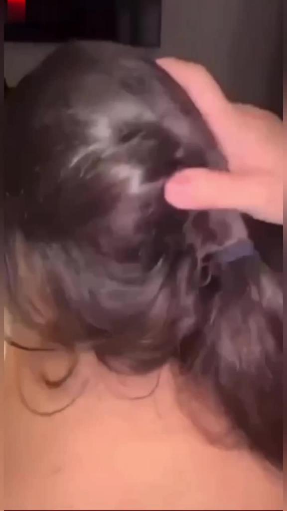 【吃瓜-女警张津瑜厕所门】张警官一边骚叫,一边疯狂喷水 预览截图 2