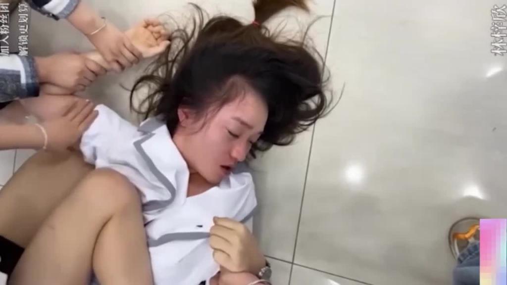 【捉奸】女子撕逼大战 预览截图 12