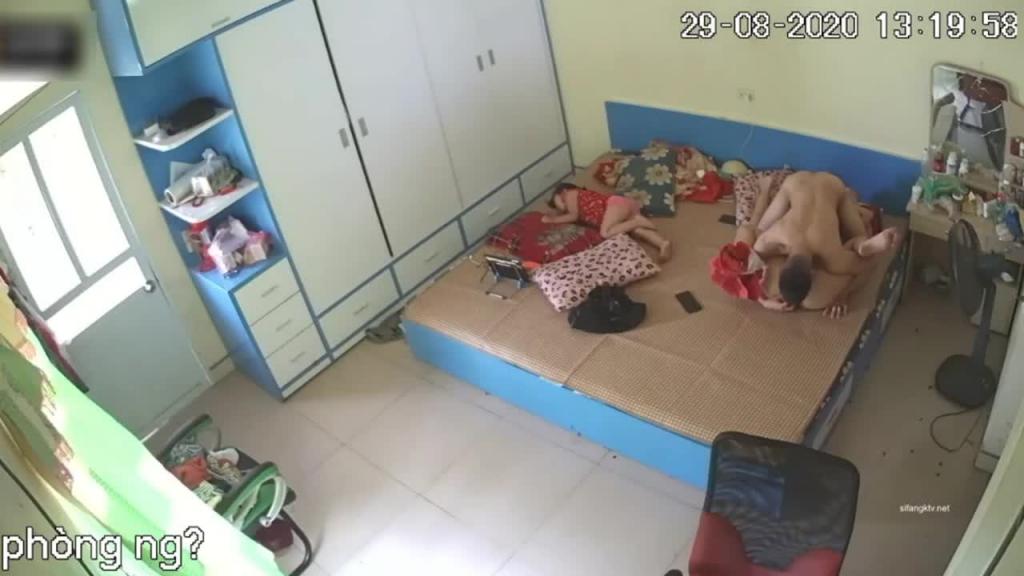 【家庭乱伦独家完整版】记录‘相爱一家人 虽然房子小孩子多 但是不影响小夫妻每天啪啪反而有孩子 预览截图 10