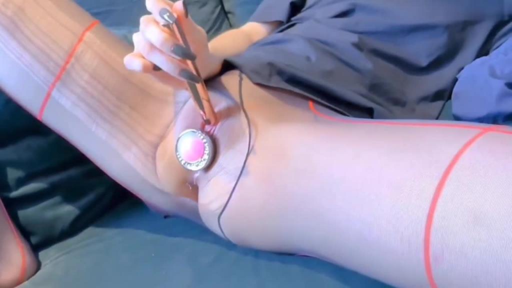 【绝品名器】玩弄顶级嫩模女神小穴，超极品白虎粉穴又扣又插。 预览截图 3