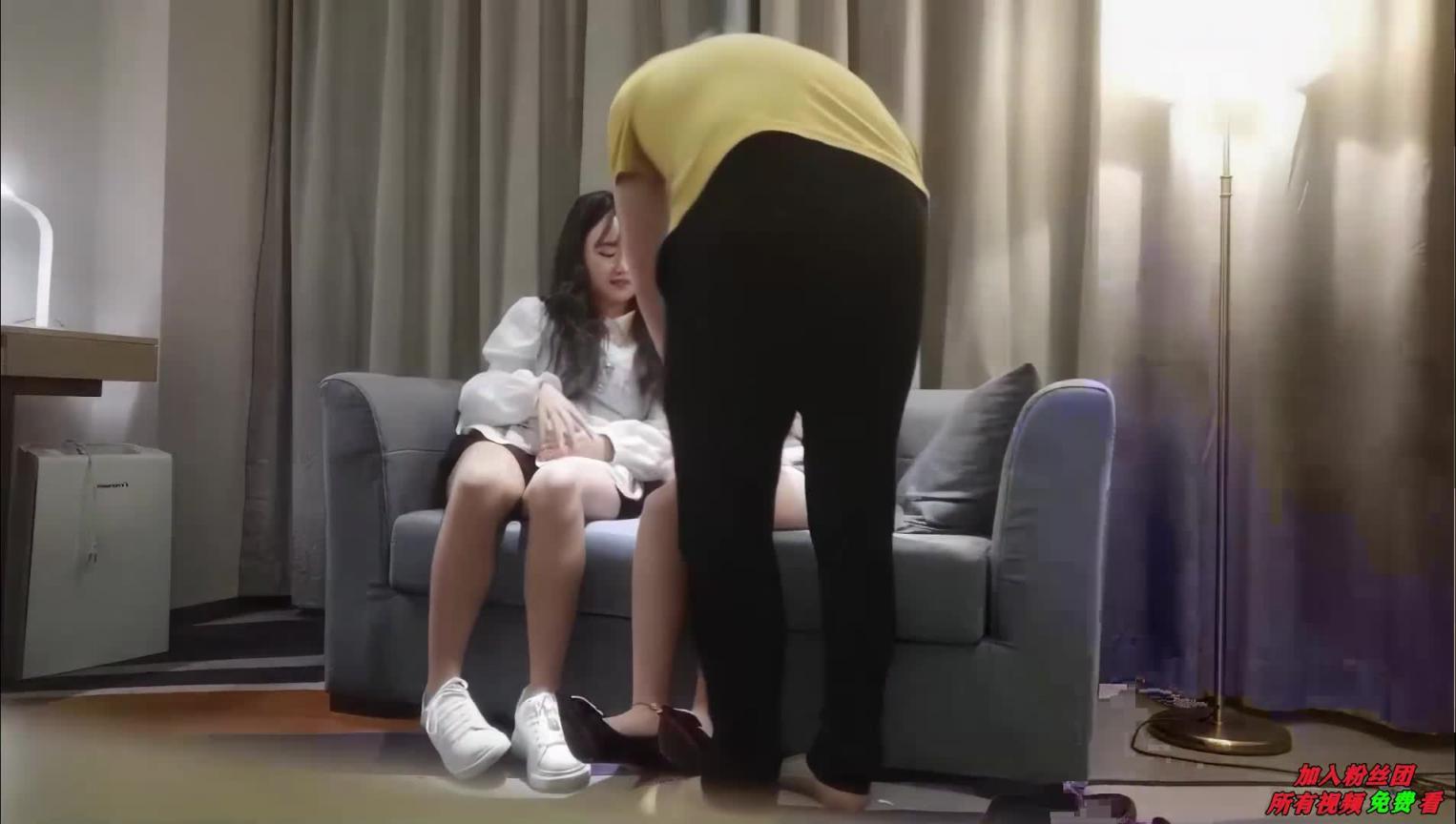 双飞闺蜜!你朋友比你骚!还是良家很会叫哟~ 预览截图 4