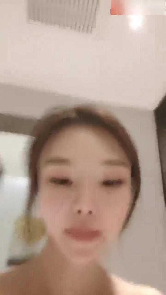 18岁表妹干净粉鲍鱼小蝴蝶，表哥酒店乱伦姨妈家女儿小表妹 预览截图 12