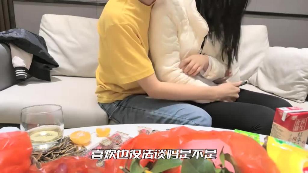 【良家眼镜妹】灌醉强扒衣服开始喊不要操爽就淫叫-瘦猴 预览截图 4