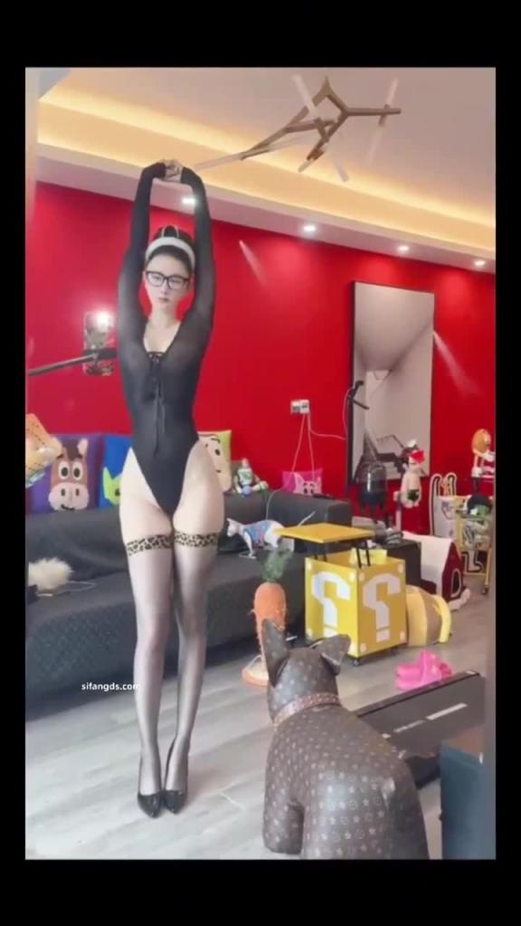 网红黑料,抖音24完粉丝【甜心宝贝】金主福利爆出,极品新疆美女,白虎粉穴黑丝~ 预览截图 7