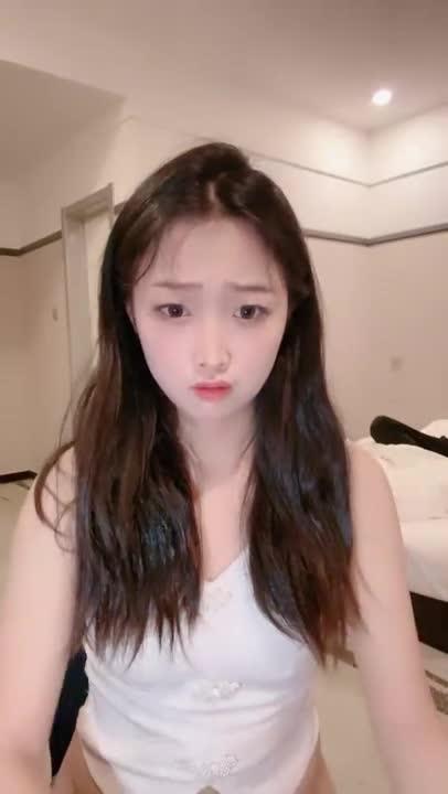 甜美呆萌美少女 强烈要求秀一波 无毛极品嫩穴啪啪 直播 主播 预览截图 1