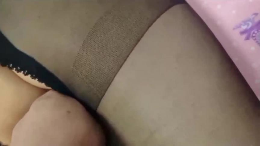 【嫂子乱伦】良家嫂子的堕落_床上干喷潮三次_趁其不备插入菊花_嫂子疼到颤抖 预览截图 8