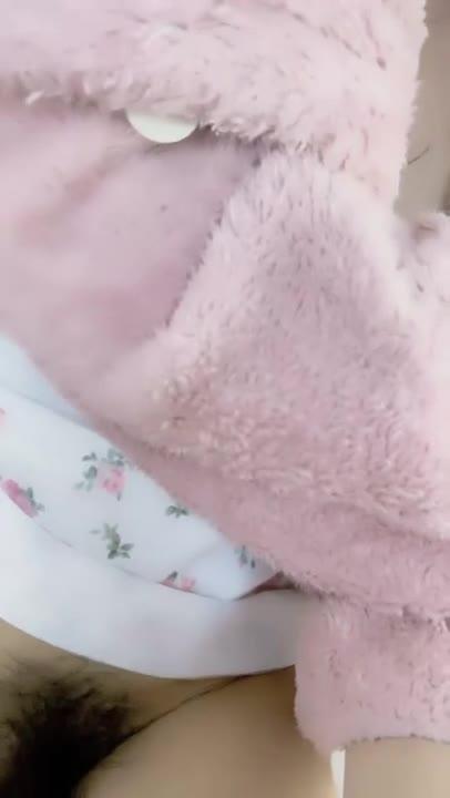 性感睡衣红发美女！居家寂寞自慰秀蝴蝶逼，扒开内裤塞着跳蛋 预览截图 5