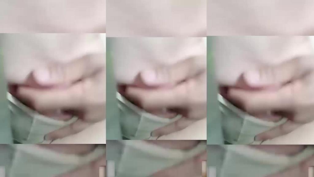 【重磅泄露反差颜射】极品丰满顶级身材、人前女神人后母狗、吞精潮喷 预览截图 1