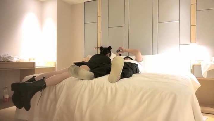 小宝约高品质萝莉 神似某明星大长腿白屁股很是诱惑 精彩之作 预览截图 1